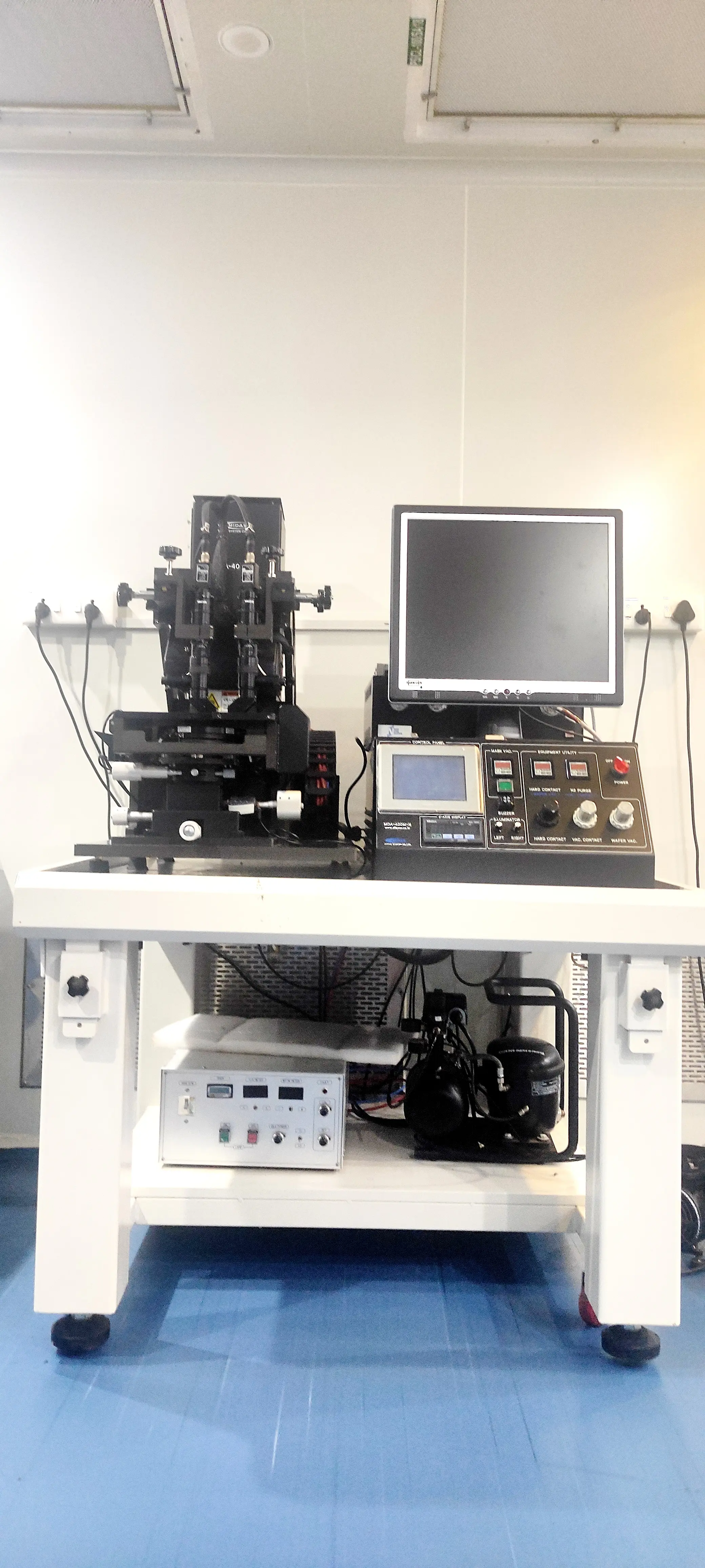 Image of the mask aligner that was used for lithography